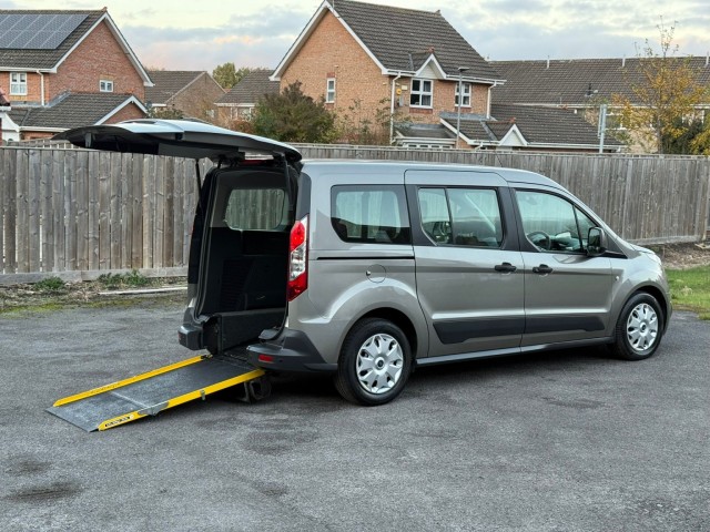 FORD GRAND TOURNEO CONNECT 1.5 EcoBlue Zetec