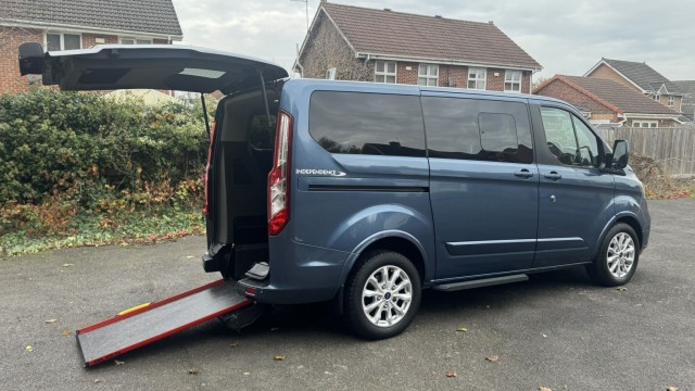 FORD TOURNEO CUSTOM 2.0 320 EcoBlue Titanium