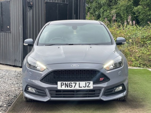 FORD FOCUS 2.0 T EcoBoost ST-3