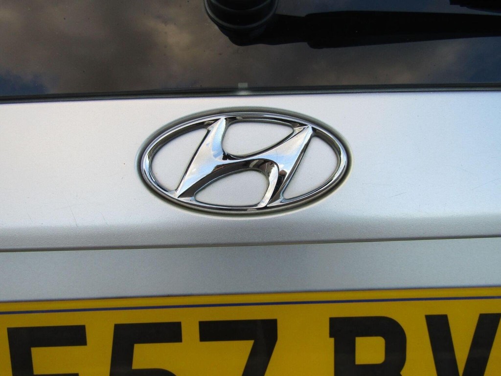 HYUNDAI AMICA