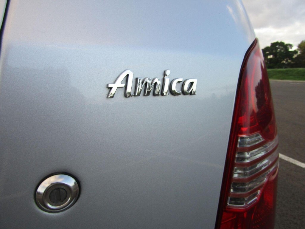 HYUNDAI AMICA
