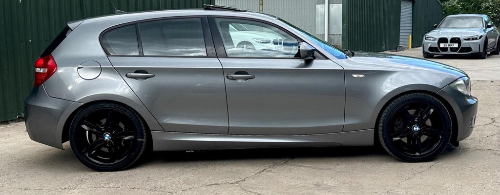 BMW 1 SERIES
