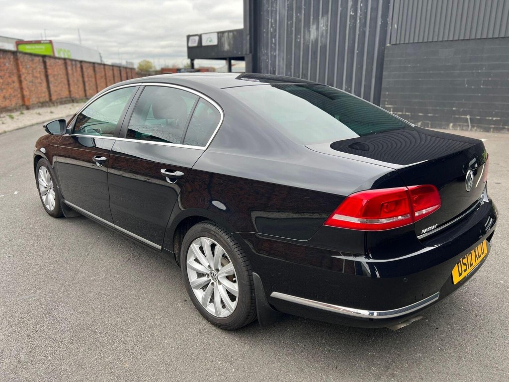 VOLKSWAGEN PASSAT