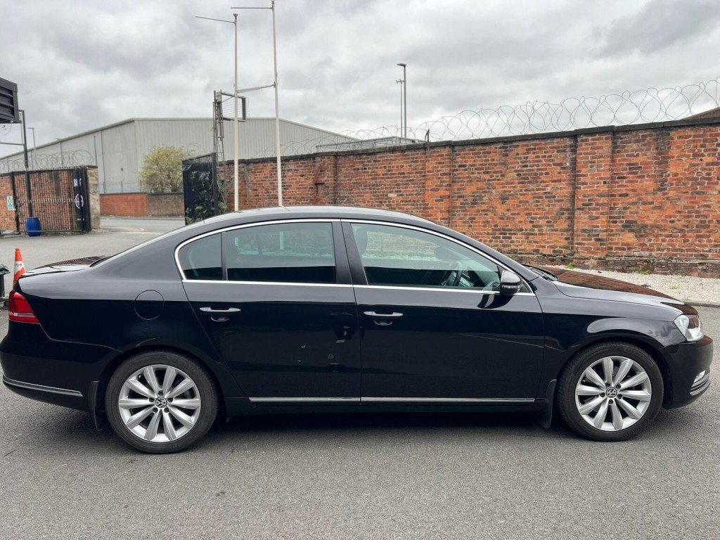 VOLKSWAGEN PASSAT