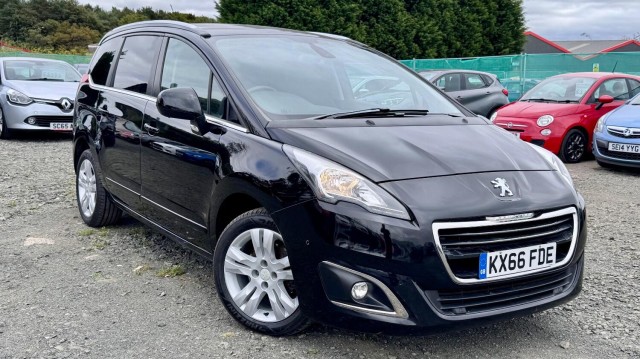 PEUGEOT 5008