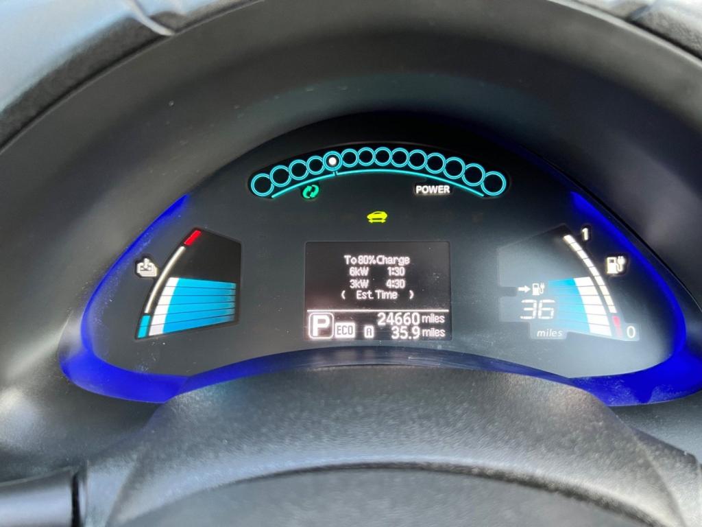 NISSAN LEAF