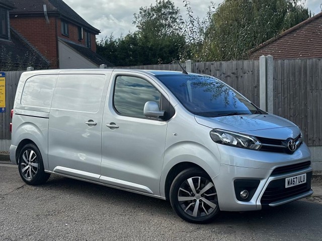 TOYOTA PROACE