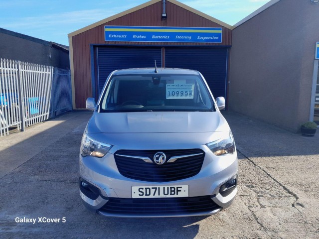 VAUXHALL COMBO 1.5 Turbo D 2000 Griffin