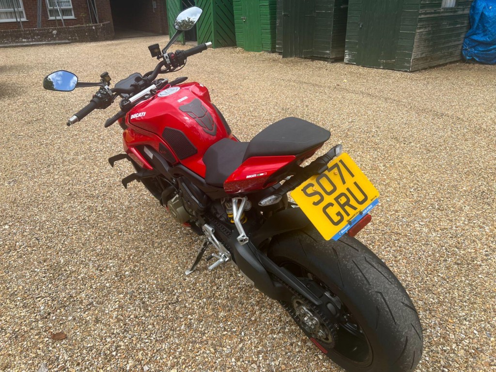 DUCATI STREETFIGHTER V4
