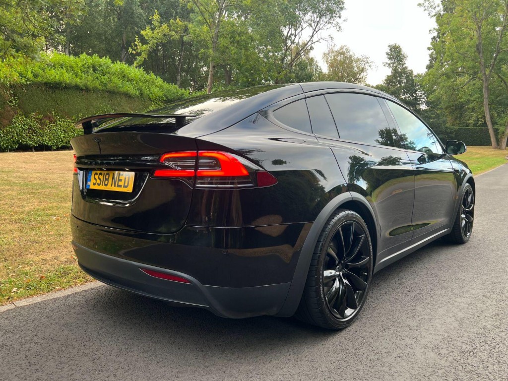 TESLA MODEL X