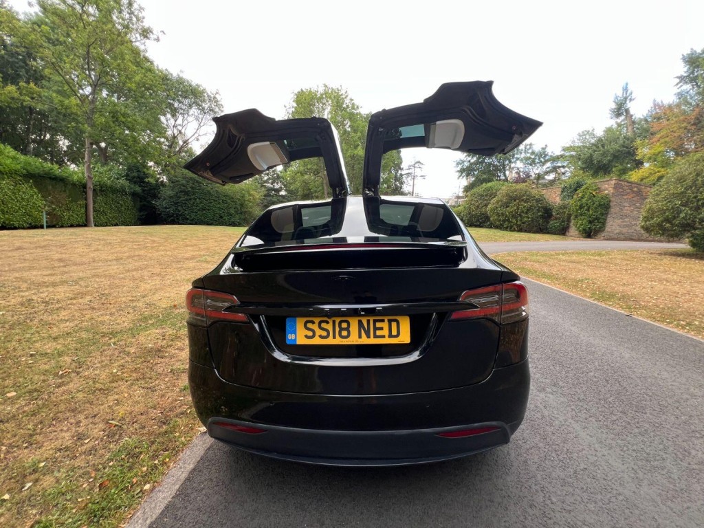 TESLA MODEL X