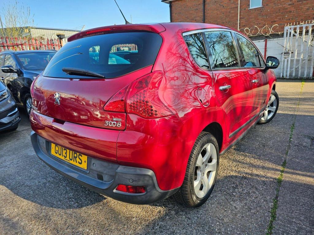 PEUGEOT 3008