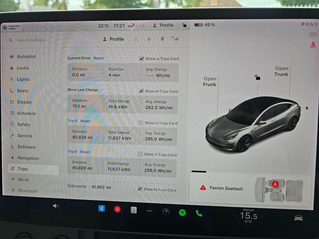 TESLA MODEL 3