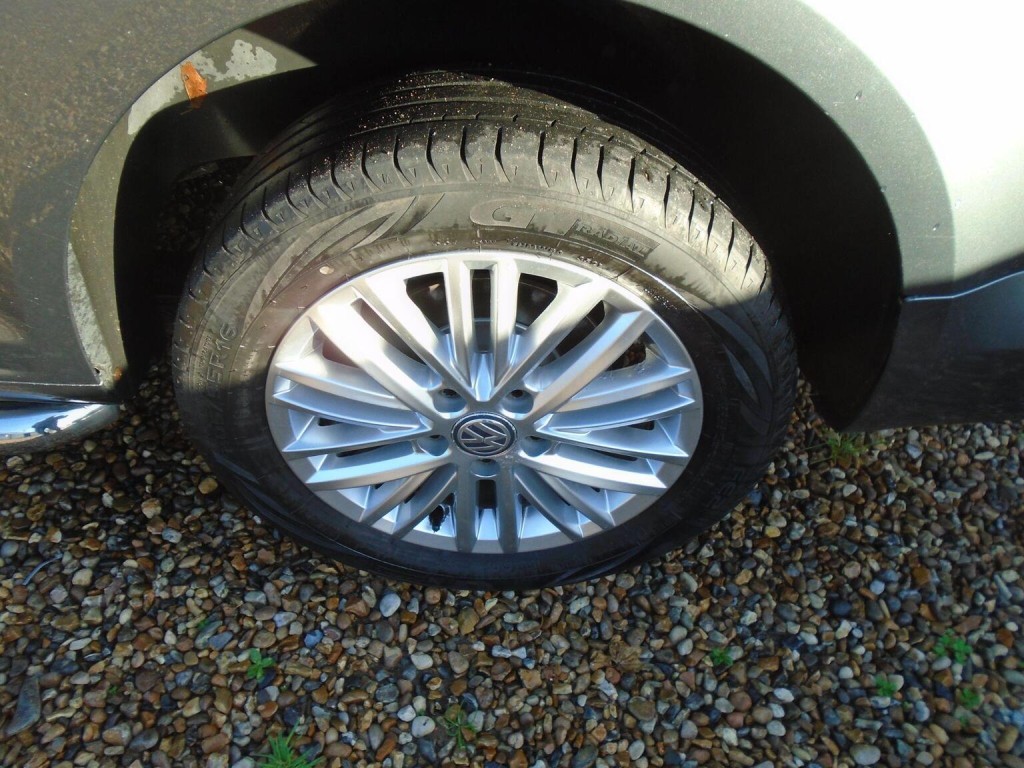 VOLKSWAGEN CADDY MAXI LIFE