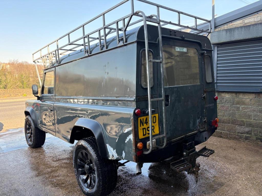 LAND ROVER DEFENDER 110