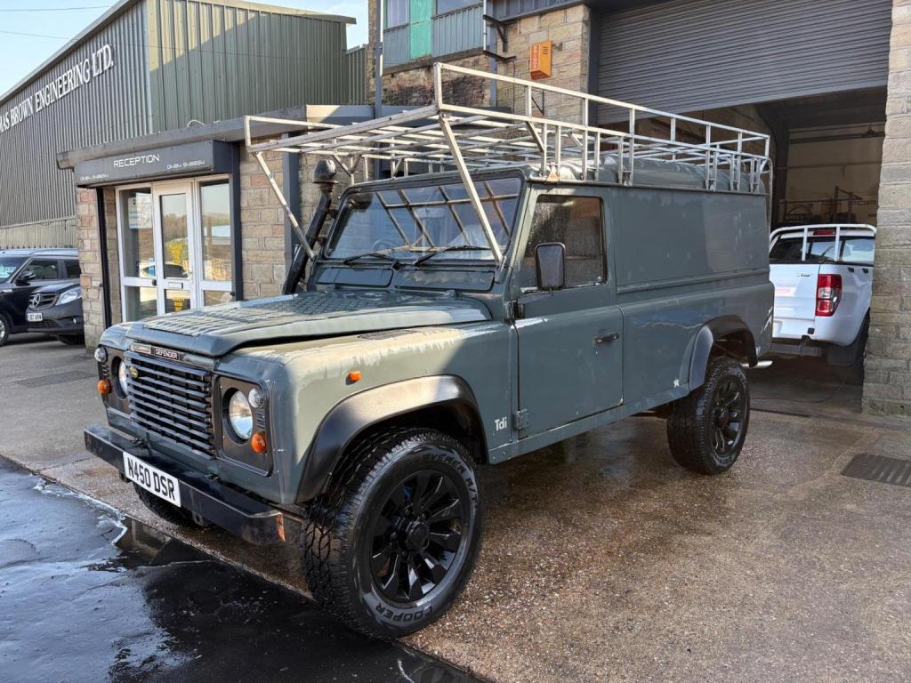 LAND ROVER DEFENDER 110