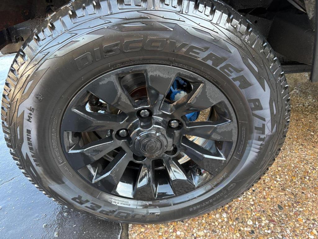 LAND ROVER DEFENDER 110