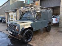 LAND ROVER DEFENDER 110