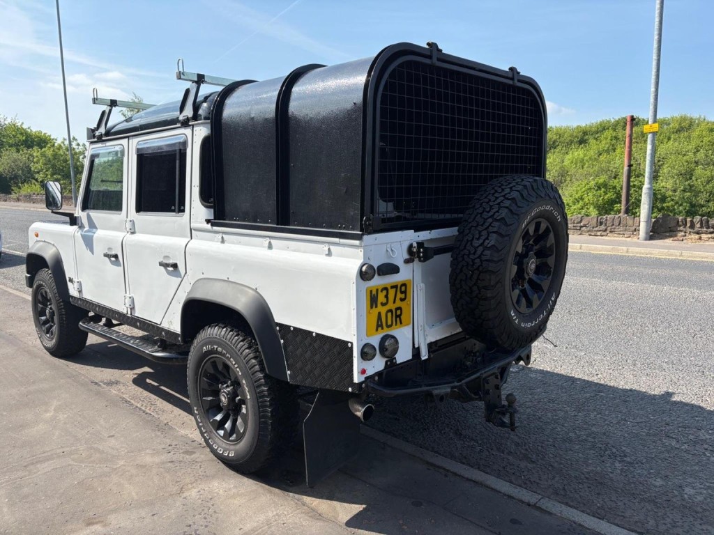 LAND ROVER DEFENDER 110