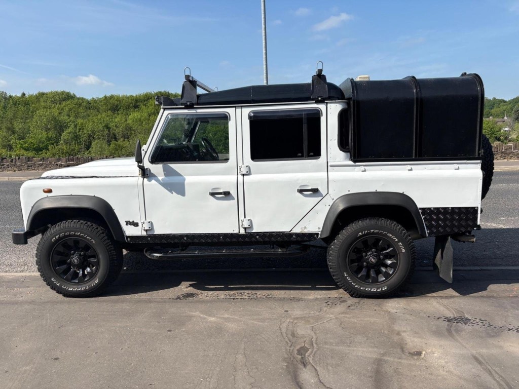 LAND ROVER DEFENDER 110