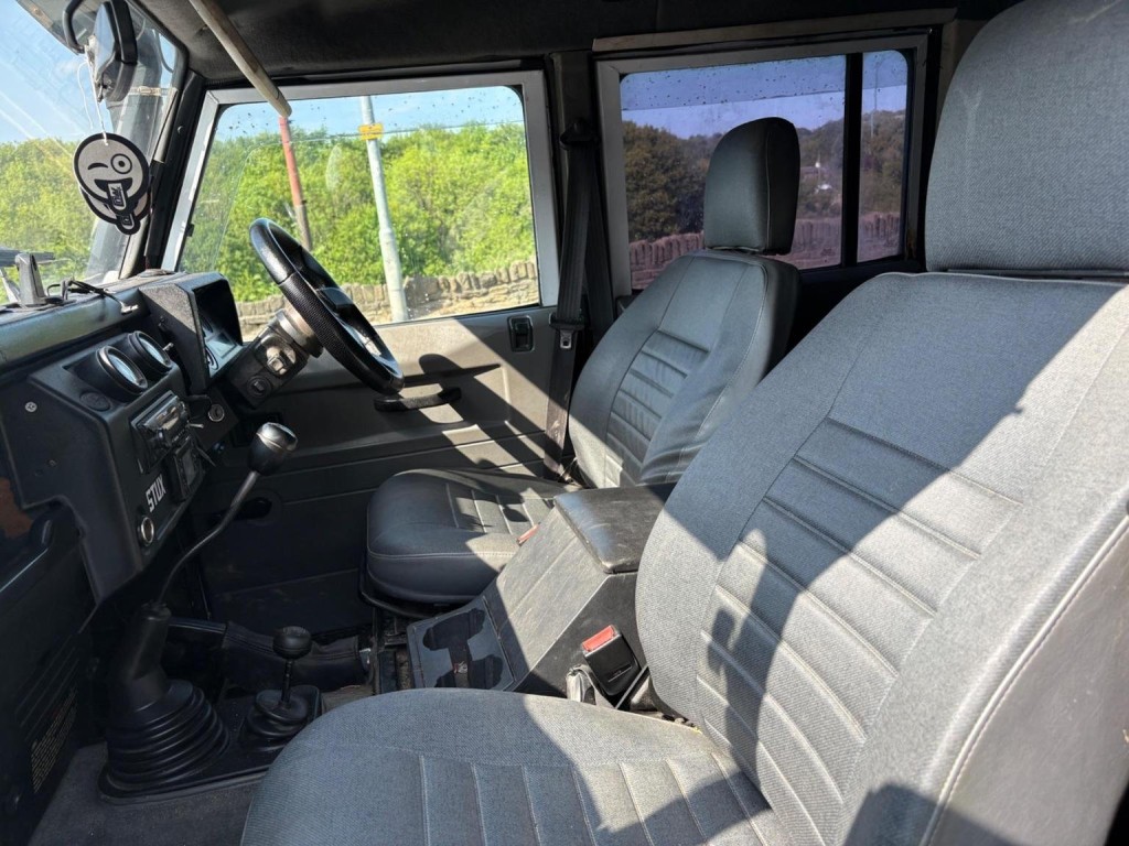 LAND ROVER DEFENDER 110