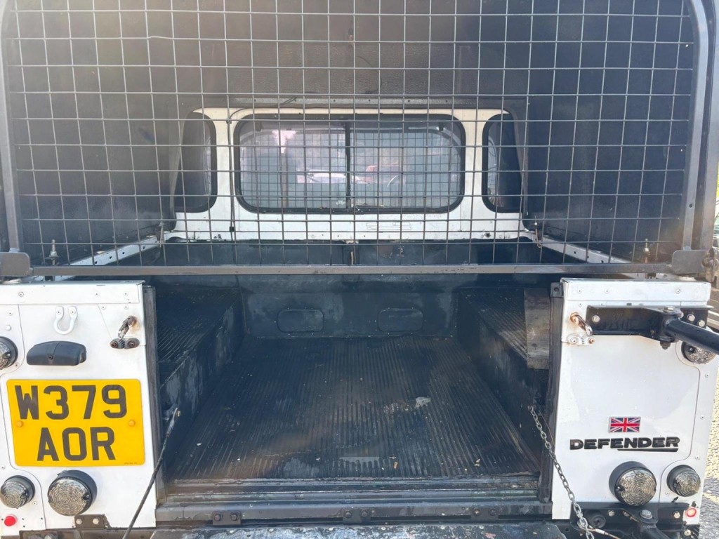 LAND ROVER DEFENDER 110