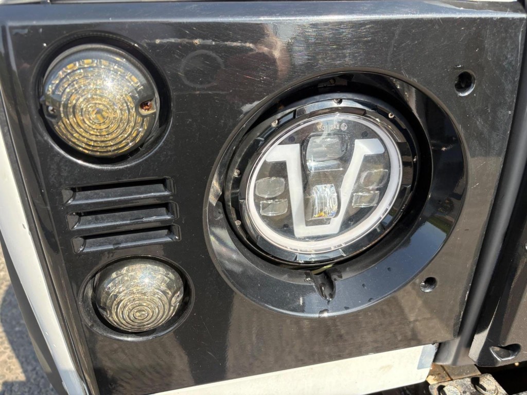 LAND ROVER DEFENDER 110