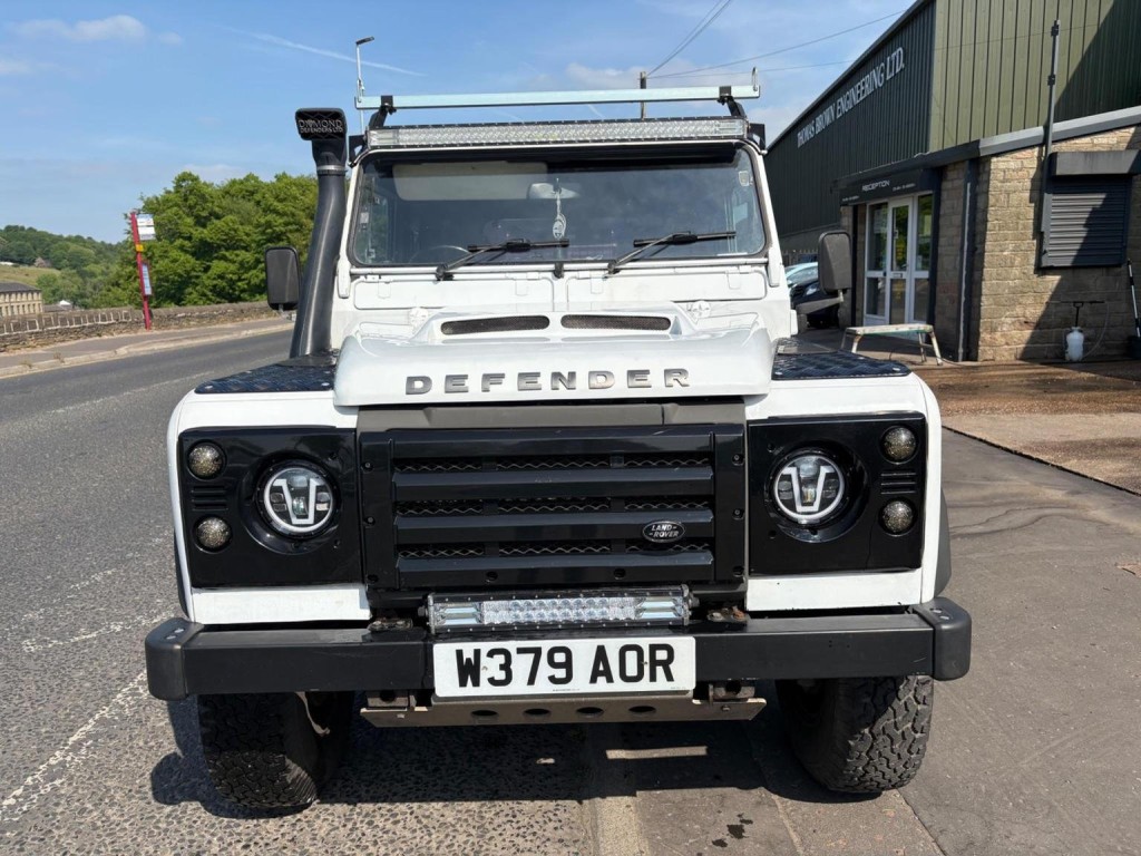 LAND ROVER DEFENDER 110