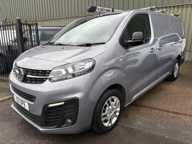 VAUXHALL VIVARO