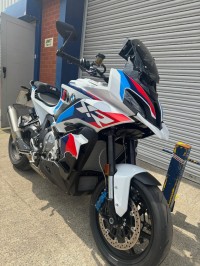 BMW M1000XR