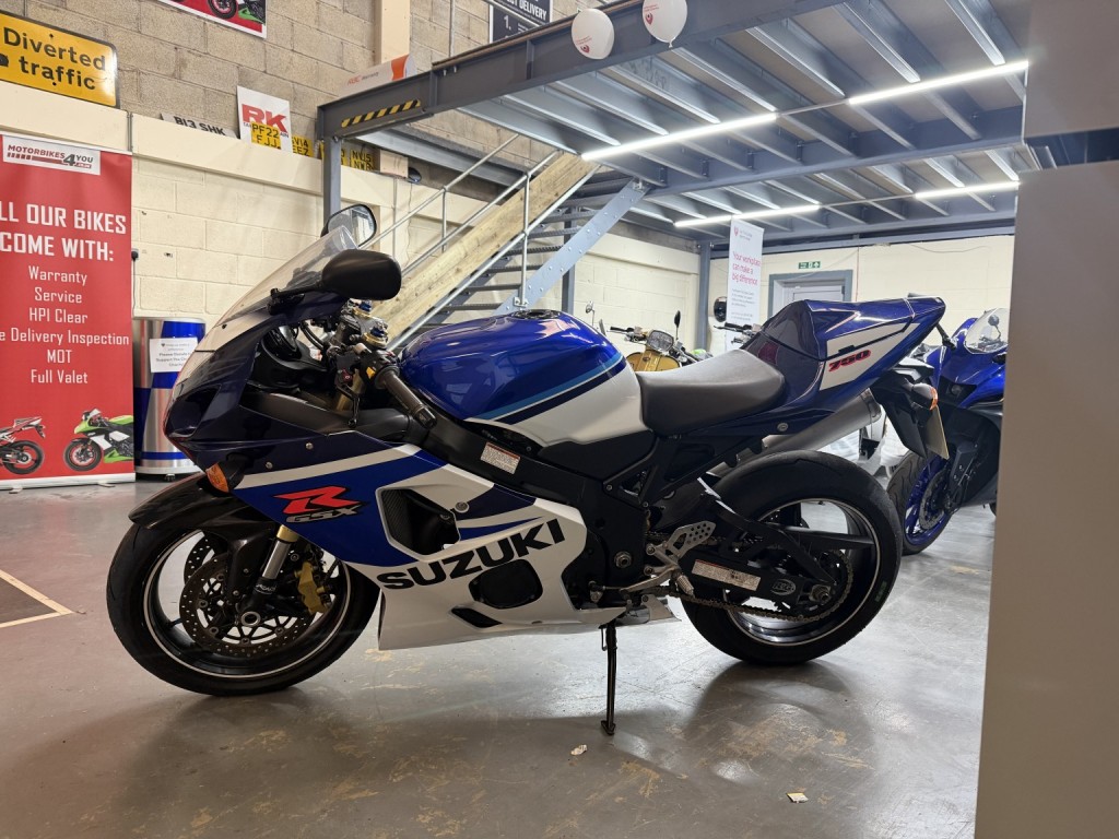 SUZUKI GSXR750