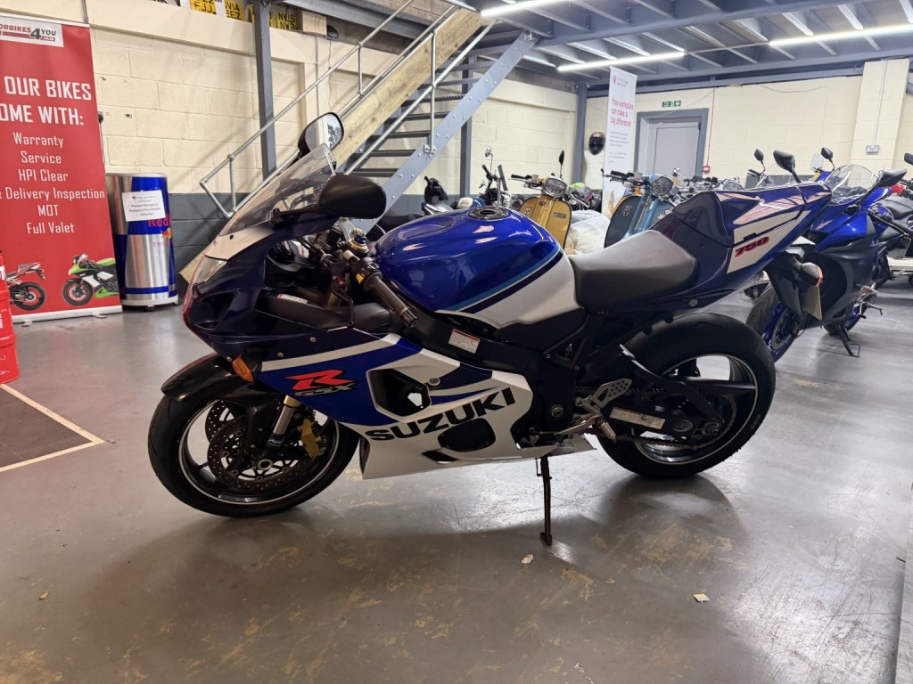 SUZUKI GSXR750