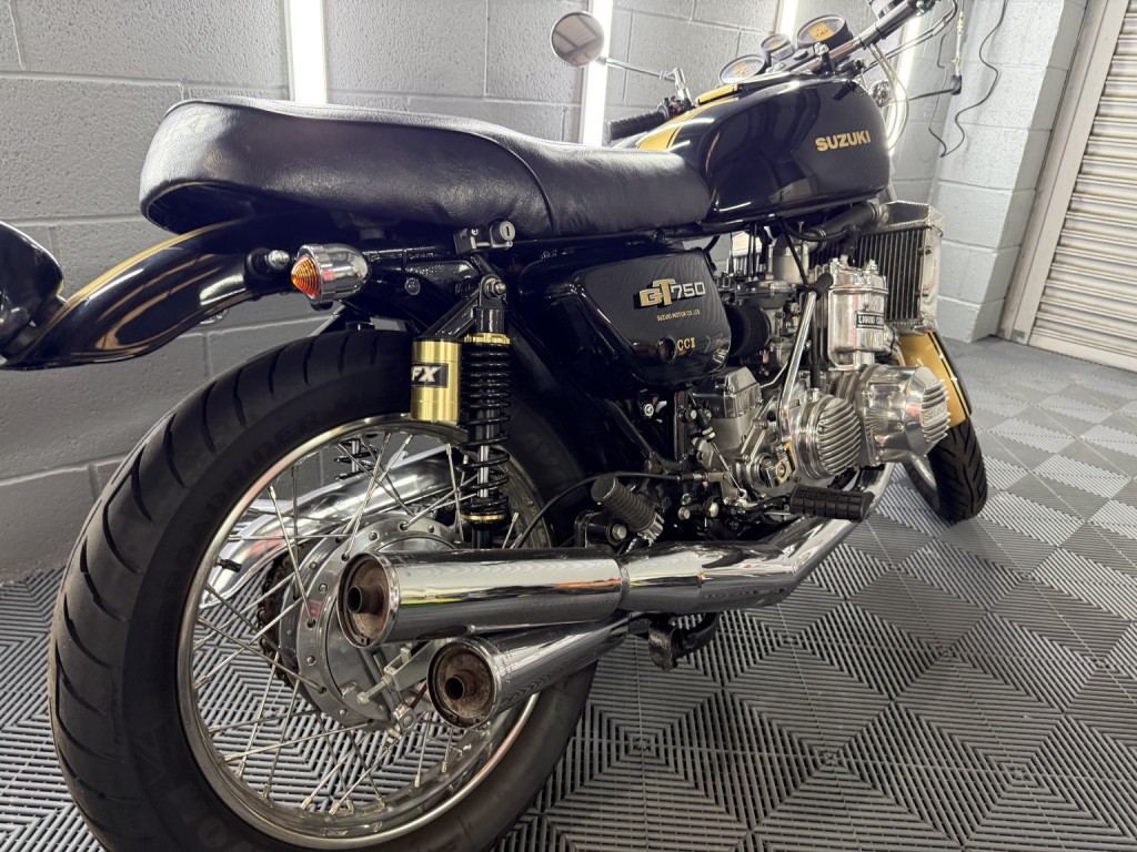SUZUKI GT