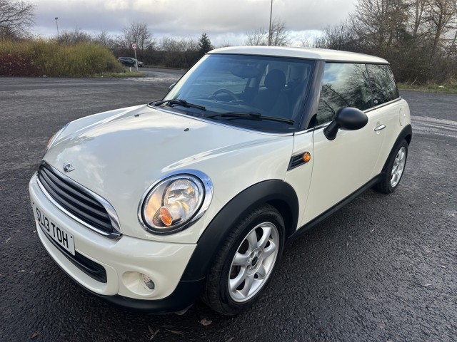 MINI HATCH 1.6 First Hatch