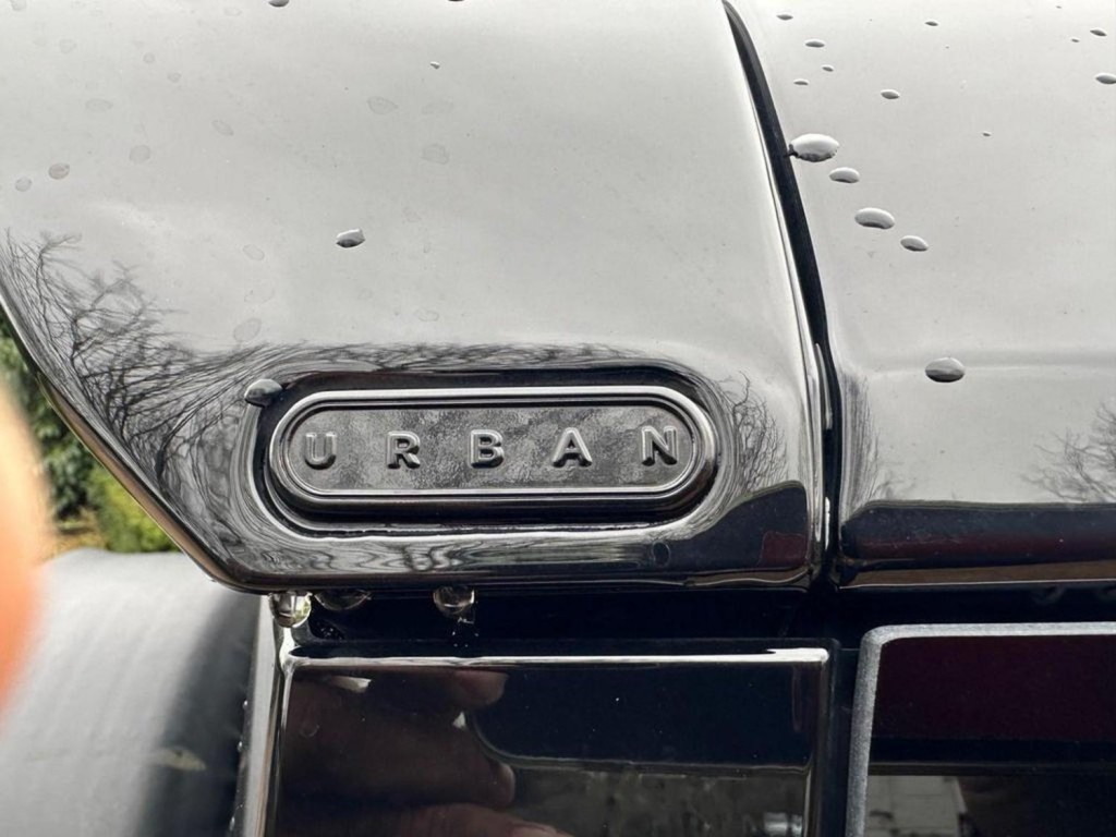 LAND ROVER DEFENDER 110