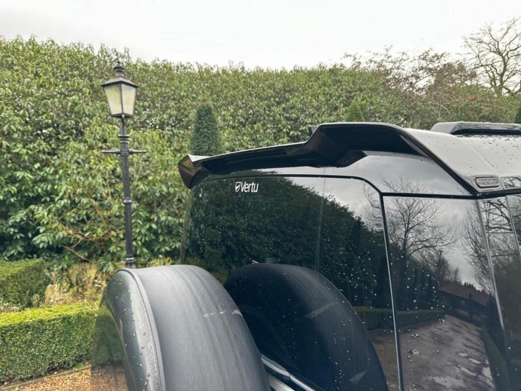 LAND ROVER DEFENDER 110