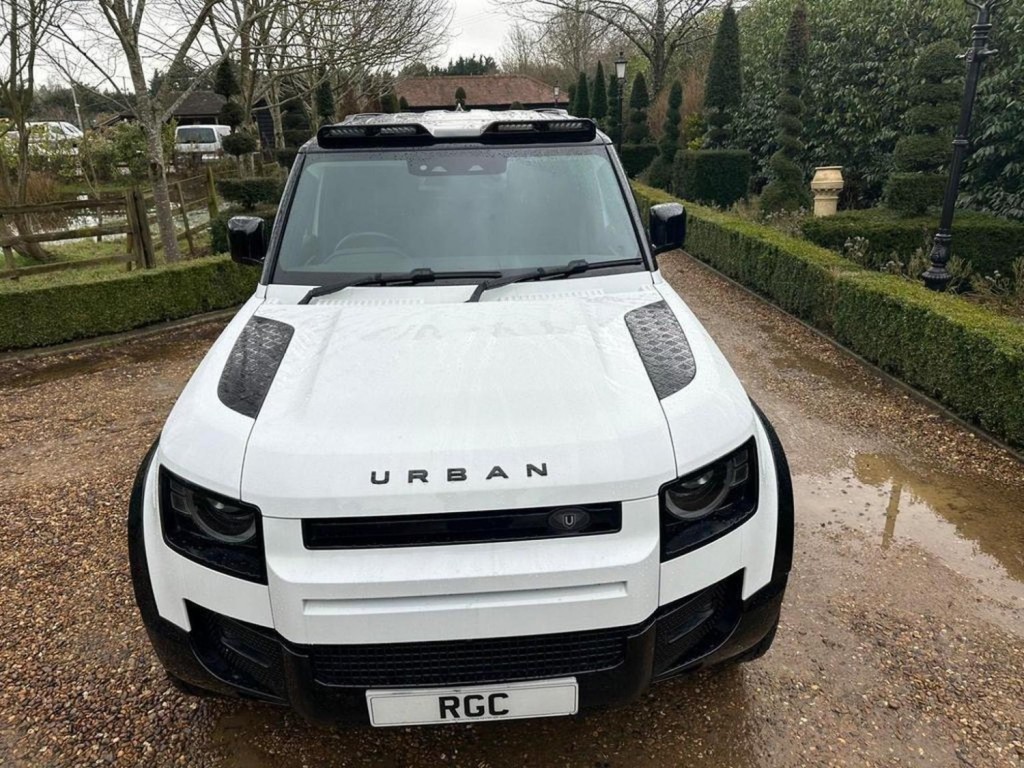 LAND ROVER DEFENDER 110