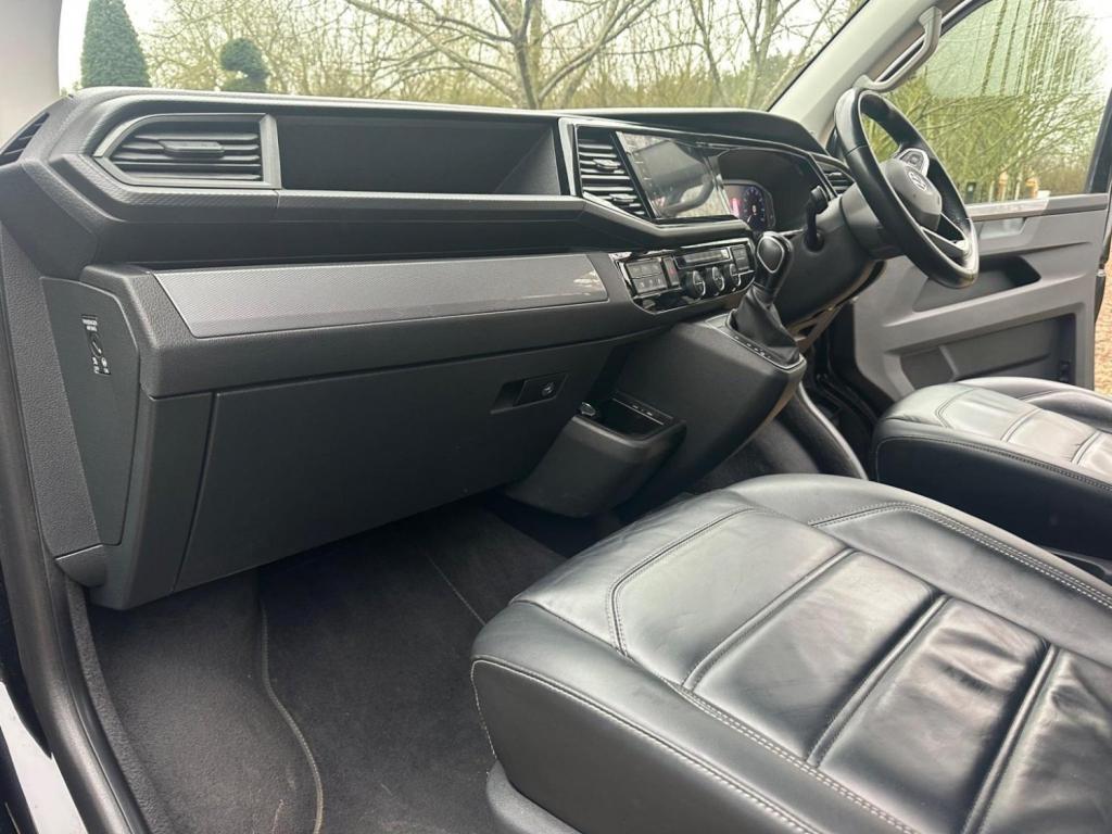 VOLKSWAGEN CARAVELLE