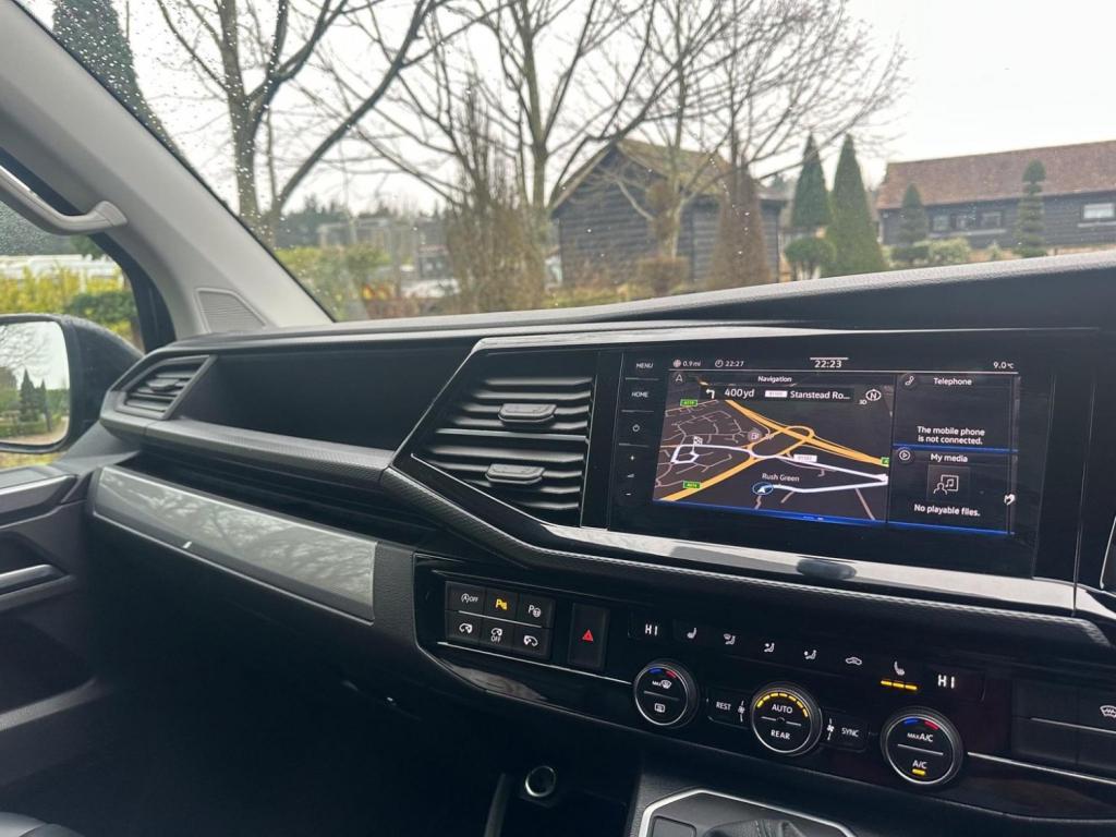 VOLKSWAGEN CARAVELLE