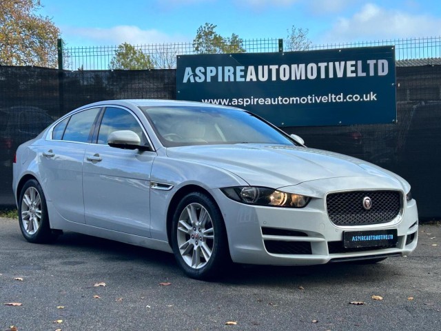 JAGUAR XE 2.0 GTDi Prestige Auto Euro 6 (s/s) 4dr