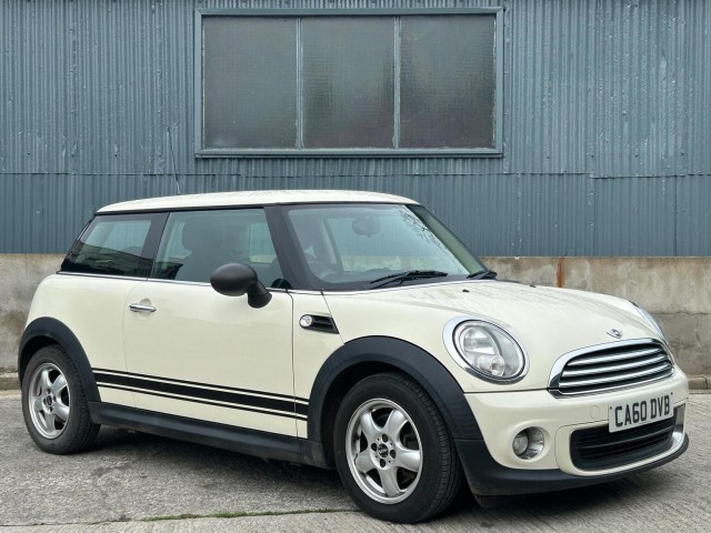 MINI HATCH