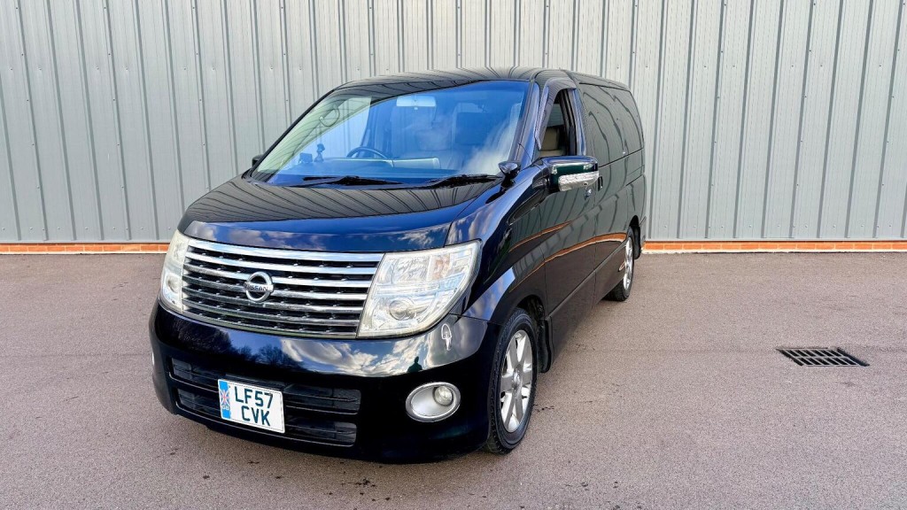 NISSAN ELGRAND