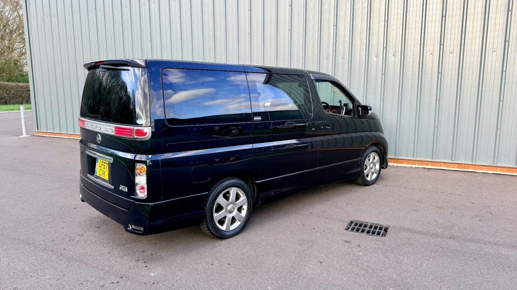 NISSAN ELGRAND