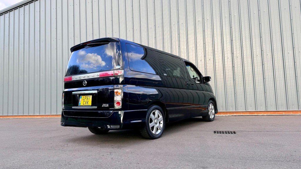 NISSAN ELGRAND