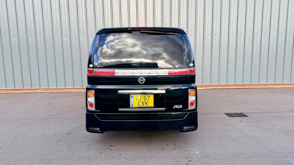 NISSAN ELGRAND