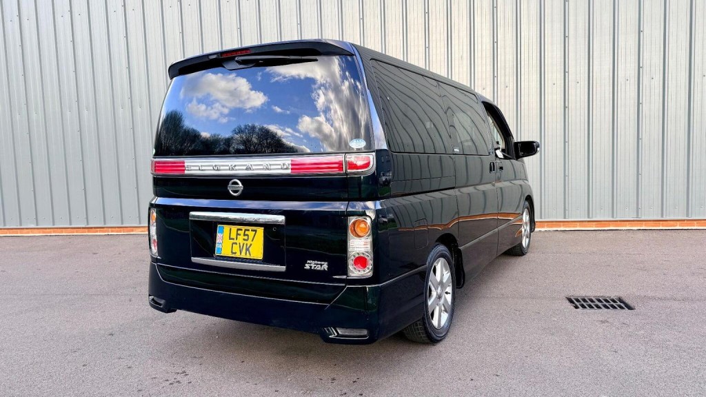 NISSAN ELGRAND
