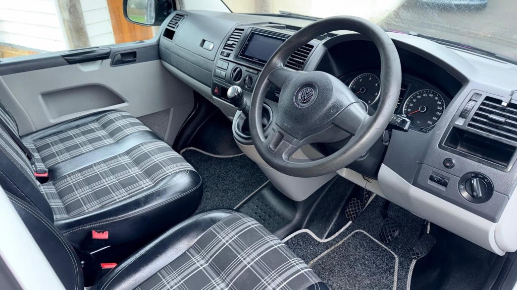 VOLKSWAGEN TRANSPORTER