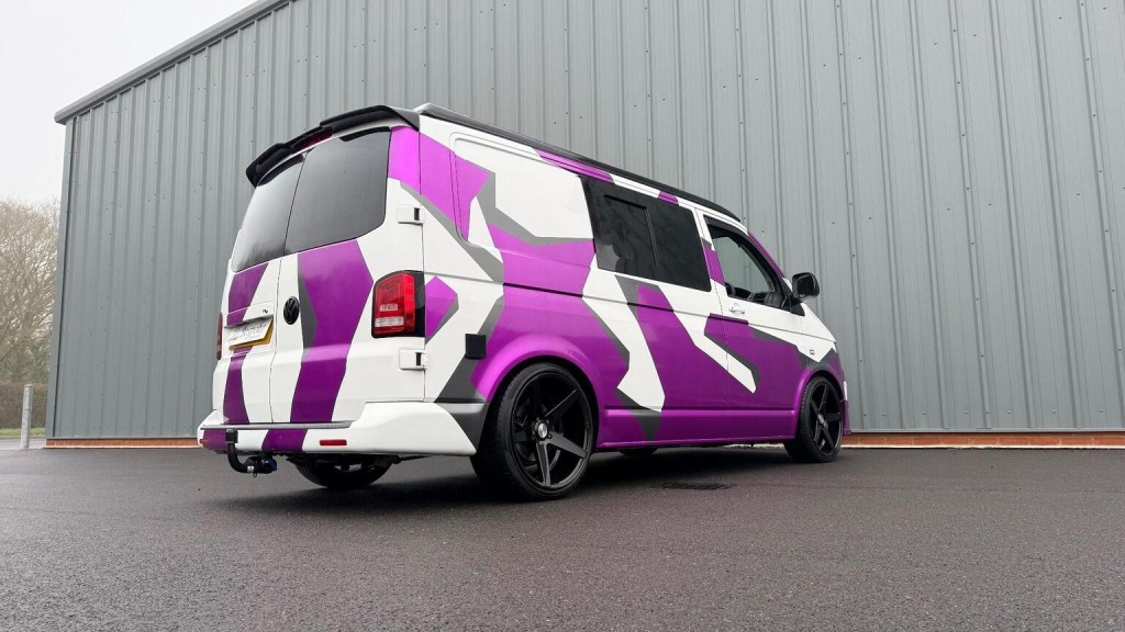 VOLKSWAGEN TRANSPORTER