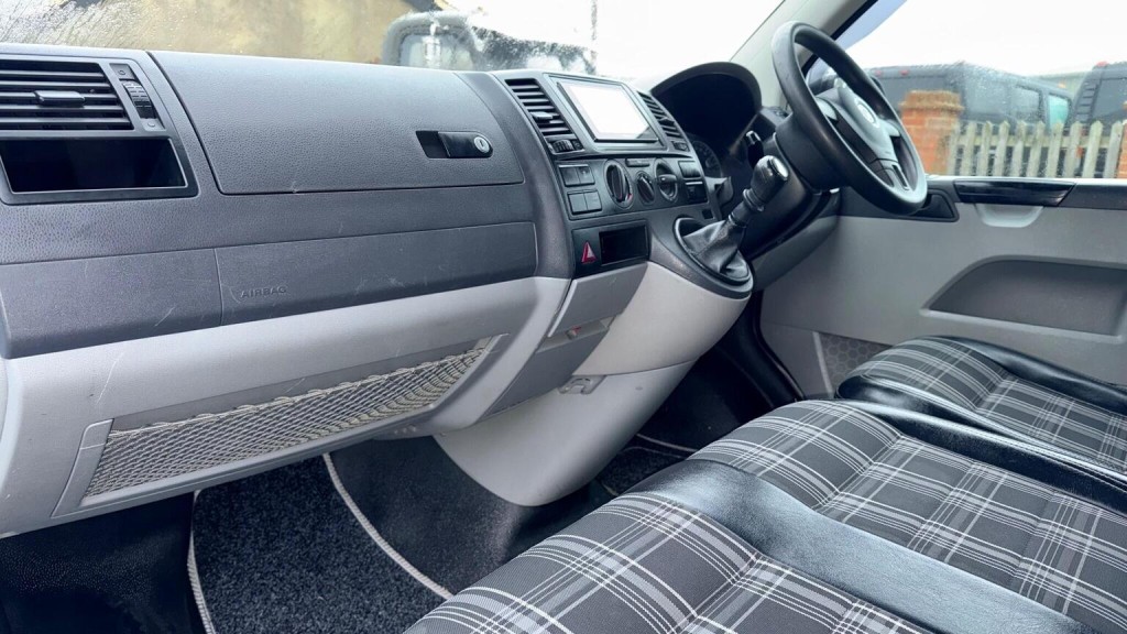 VOLKSWAGEN TRANSPORTER