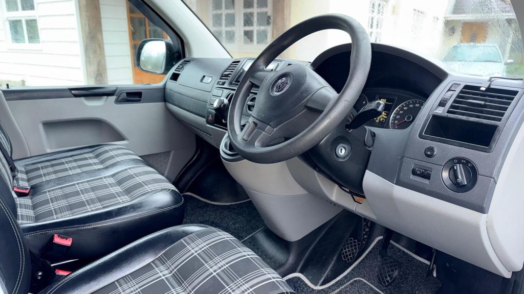 VOLKSWAGEN TRANSPORTER